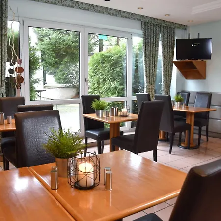 Palazzo - Direkt Im Zentrum 3* بوروسيا مونشنغلادباخ