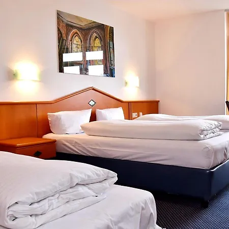 Palazzo - Direkt Im Zentrum Otel 3*
