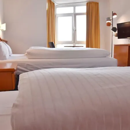 Palazzo - Direkt Im Zentrum Otel