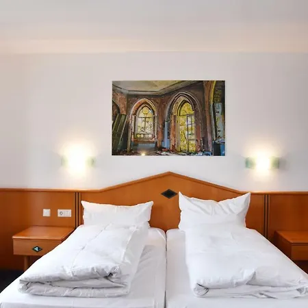 Palazzo - Direkt Im Zentrum Hotel 3*