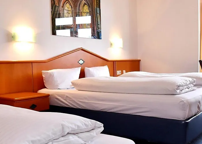 Palazzo - Direkt Im Zentrum Otel 3*