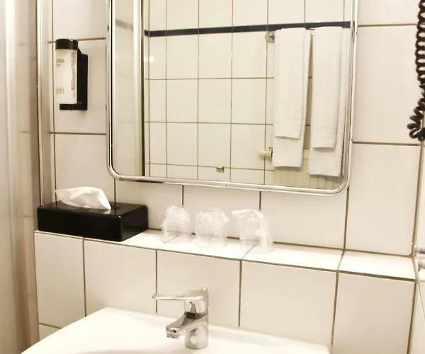 Palazzo - Direkt Im Zentrum Ξενοδοχείο Mönchengladbach